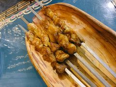 烤羊肉串儿-乡村馕坑肉·烧烤·新疆菜·本地人更爱吃(阿勒泰首店)