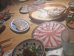 -洱火云南酸菜牛肉火锅(石景山当代商城店)