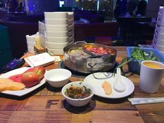-蒙肥羊·酸汤潮牛·鲜牛肉火锅烤肉自助(岗顶店)
