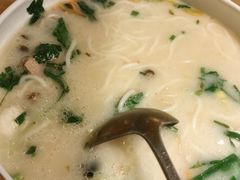 -云海肴·汽锅鸡·云南菜(天山百盛优客店)