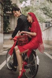 -易摄影婚纱摄影工作室
