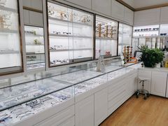 -翰佐蔡司小乐圆·依视路星趣控·暴龙眼镜折扣店