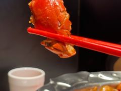 给敲碎的蟹钳-胖哥俩肉蟹煲(杭州大厦中央广场店)