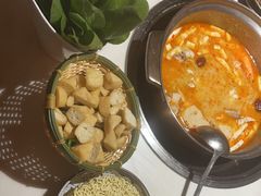 -喃喃椰·糟粕醋·椰子鸡火锅(七堡花园店)