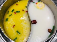豆浆鱼骨浓汤锅-江小渔鲜鱼火锅(辽沈二街店)