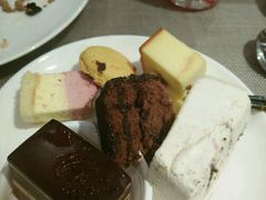 -荣誉国际酒店-云顶旋转餐厅