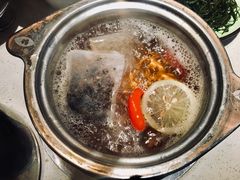 酸辣汤锅-一叶一世界·素食餐厅(锦华万达店)