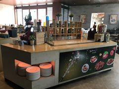 -梁鸿湿地丽笙度假酒店大堂吧