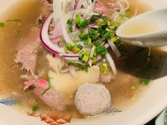 -大头虾越式风味餐厅(光明广场店)