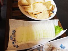 -亿诣蝎府炸酱面羊蝎子火锅(酷车小镇店)