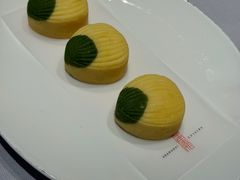 流沙绿豆糕-屋里厢上海菜馆
