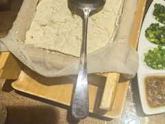 -东口码头·烧鸽子·鱼头泡饼·地方菜(金鹰悦城店)