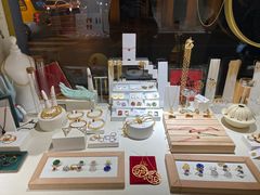 -LADY FAFA(巨鹿路陕西南路路口店)