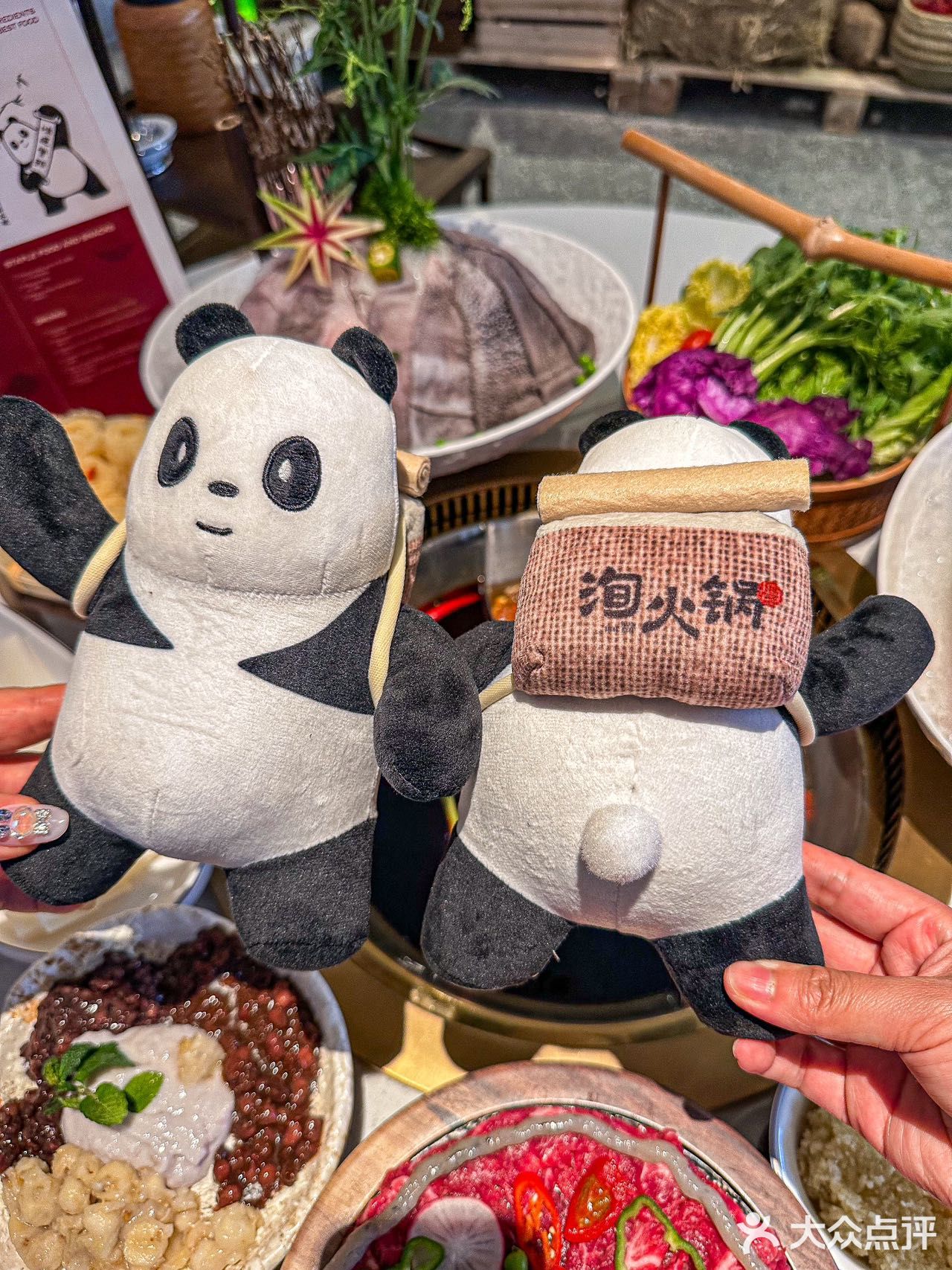 这家主打“新鲜手工菜”的重庆火锅味道不是一般