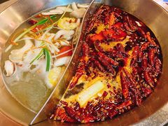 山珍菌汤鸳鸯锅-袍哥码头老火锅(横岗分店)