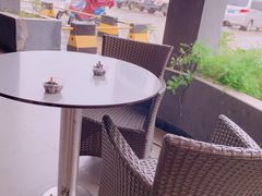 露天位-麦当劳(新新大道岗丰店)