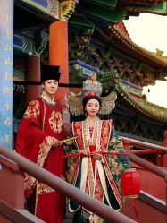 -雪中彩影婚纱摄影·微光艺术中心