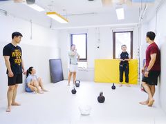 -菠萝格斗巴西柔术训练馆