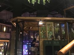 -临界音乐酒馆·小龙虾·江湖菜(华熙LIVE·鱼洞店)