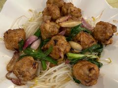 荷兰豆炒墨鱼丸-金辉海鲜餐厅