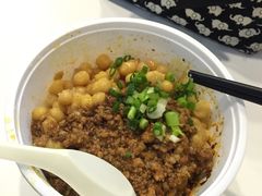 -萍记·鲜肉泡菜粉·非遗襄阳牛肉面