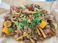 -老东镇啤酒屋海鲜加工·蒸汽海鲜·海鲜烧烤(台东店)