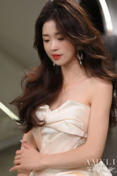 -艾米丽婚纱礼服