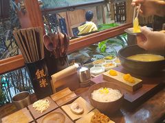 -银米·云南传统过桥米线(双廊黑金冠店)