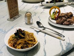 岐山擀面皮-令氏家外家周秦食府(高新店)