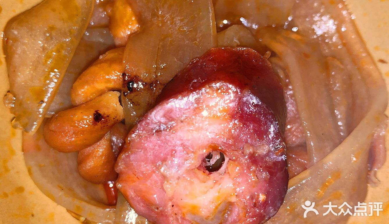 被资深吃货带来吃的一家藏在塔坪老居民楼下的串串店🍢[吐]