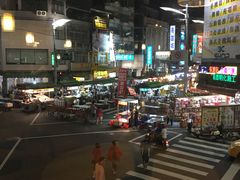 -六合夜市