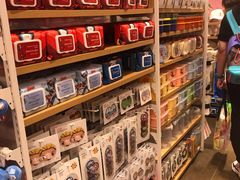 -名创优品(北京新中关购物中心地铁层店)