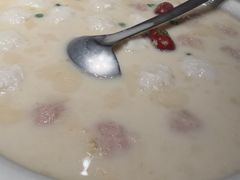 汤逊湖鱼丸肉丸汤-鑫小城故事·藕汤·家常菜(台北一路总店)