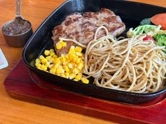 -豪客嘉族·麦尼顿西餐厅(乐福天下店)