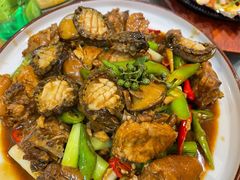 渔村鲍鱼炒鸡-小船渔村•大连菜•大连焖鱼(明泽街店)