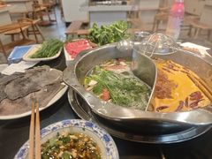 -重庆风光老灶火锅城(同德广场店)