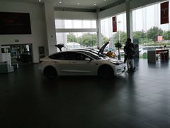 -TESLA 特斯拉(北京南四环中路特斯拉中心)