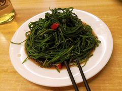 凉拌敦煌沙葱（28元）-老钟家烤羊排·敦伊阁清真餐厅胡羊焖饼