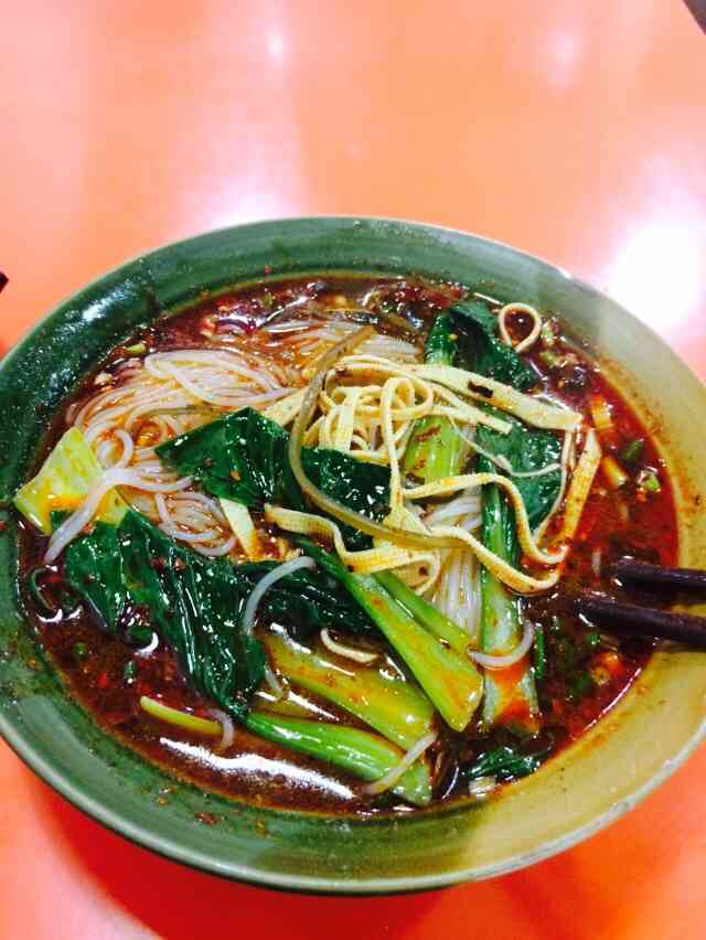 程记凉皮米线-"开了也好几年了,但还是没有旁边的凉皮店古.