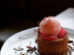 -ROAST coffee & eatery