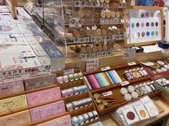 -猫的天空之城概念书店(束河店)