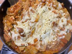 -亲昵春川鸡排(韩国美食街店)