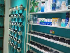 -英伦眼镜蔡司依视路折扣店(通州万达店)