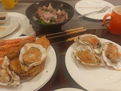 -广州万富希尔顿酒店·感趣自助餐厅·金秋蟹宴生蚝海鲜刺身