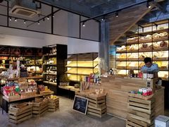 面包甜点陈列柜-Common Table · Brunch & Coffee