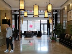 -铂逸梦秦酒店(横店梦幻谷店)