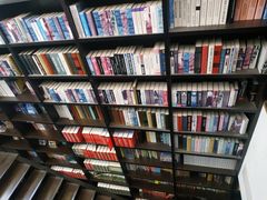 -钟书阁(松江泰晤士小镇店)