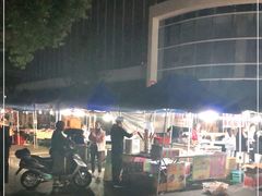 -吴山路夜市