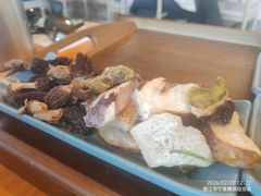 -云朵小院·石锅鱼·野生菌餐厅(蒗放店)