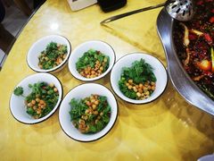 -乡土特色.冷锅鱼.牦牛肉汤锅